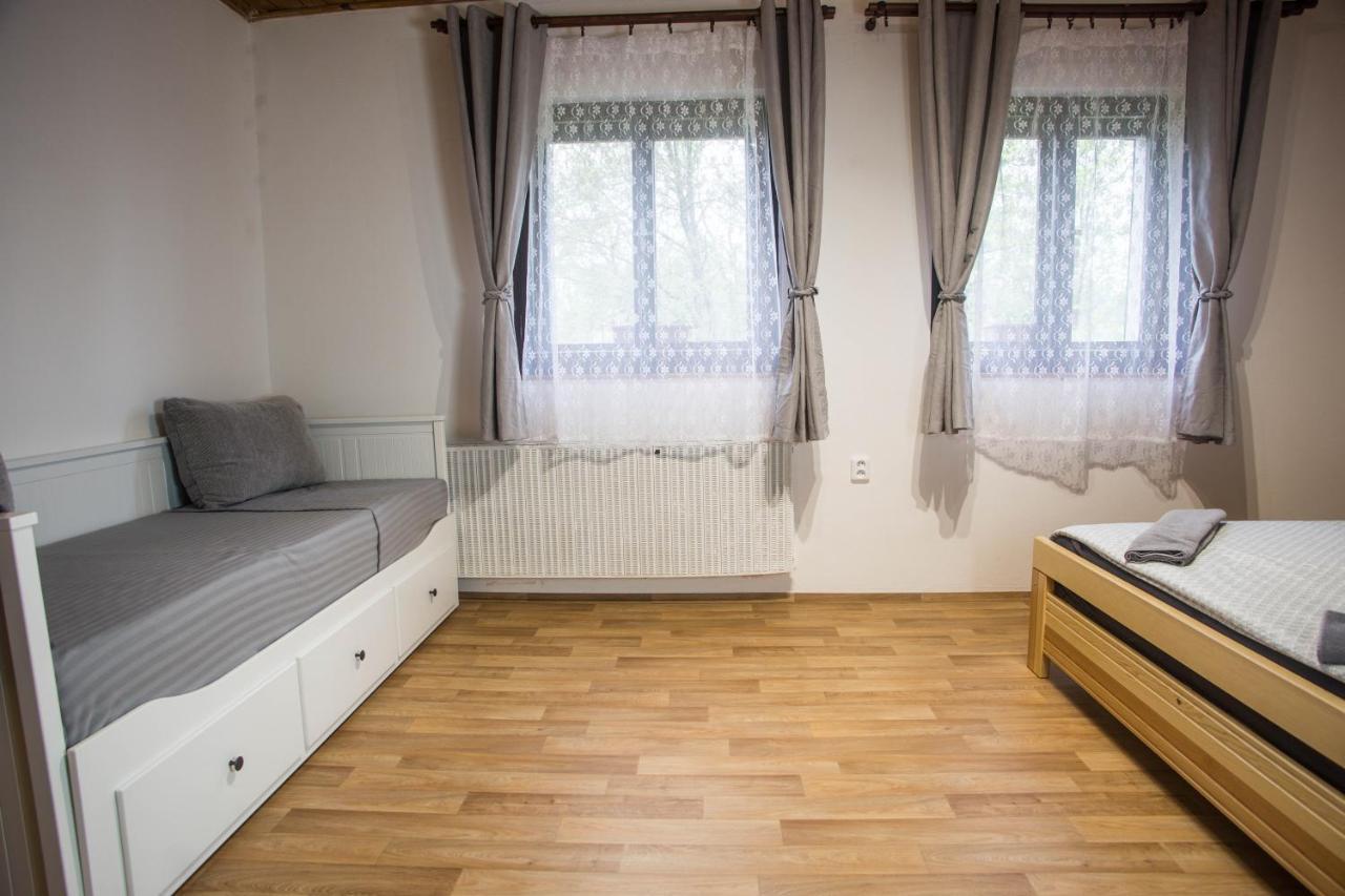 Apartmany Ve Mlejne Cachrov Zewnętrze zdjęcie