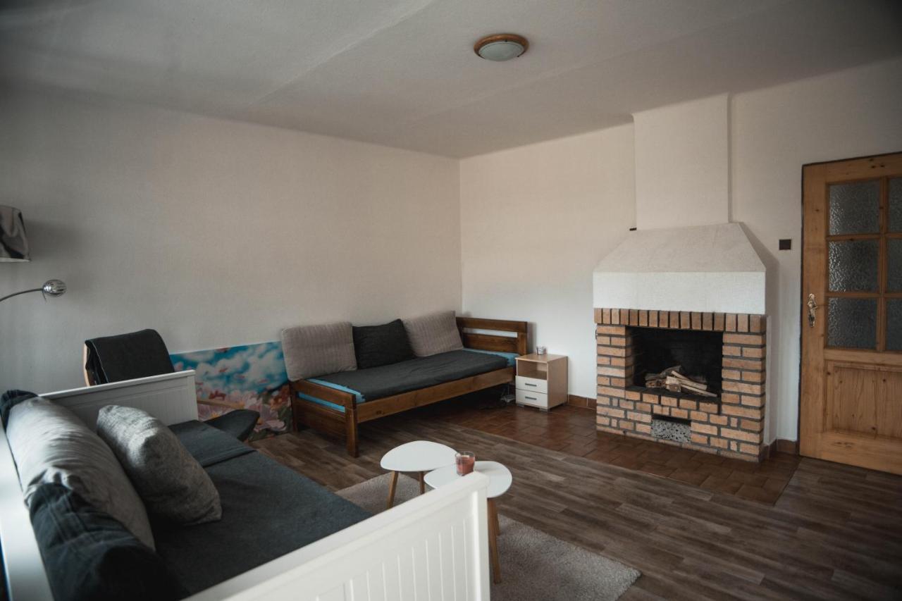 Apartmany Ve Mlejne Cachrov Zewnętrze zdjęcie