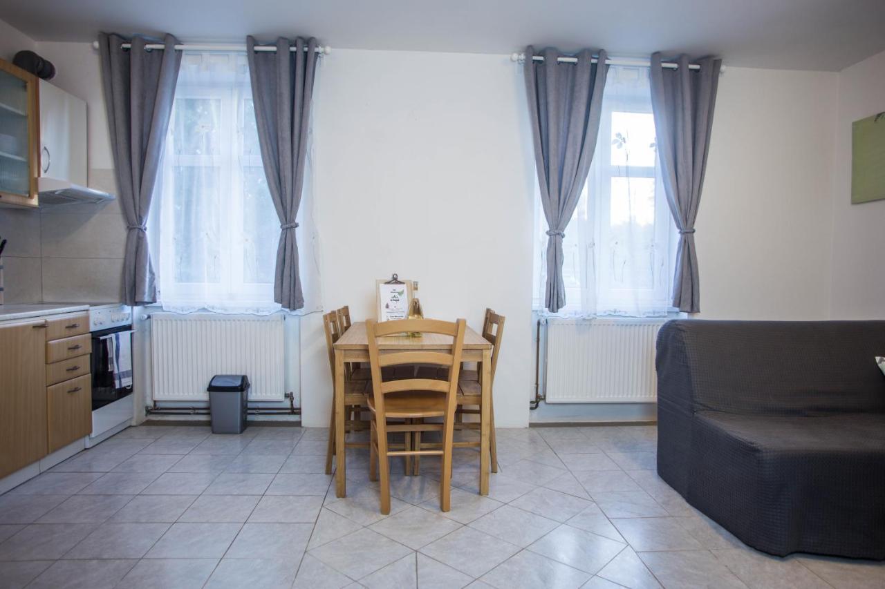 Apartmany Ve Mlejne Cachrov Zewnętrze zdjęcie