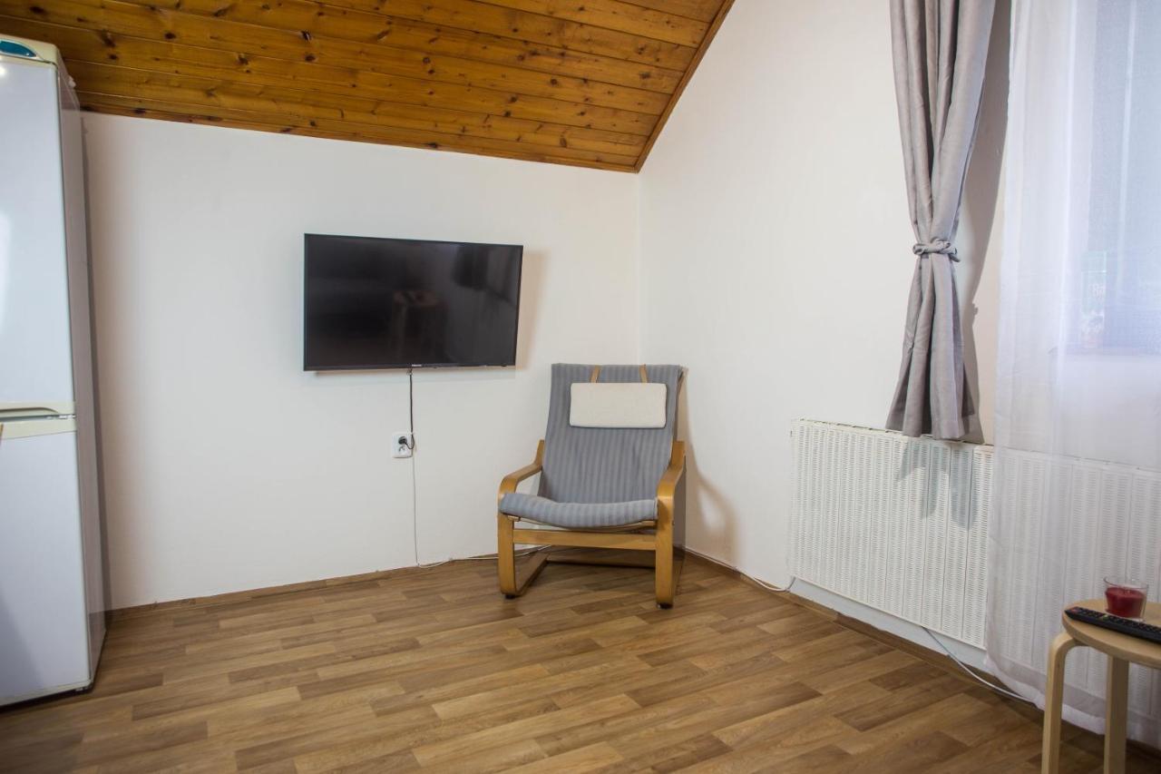 Apartmany Ve Mlejne Cachrov Zewnętrze zdjęcie