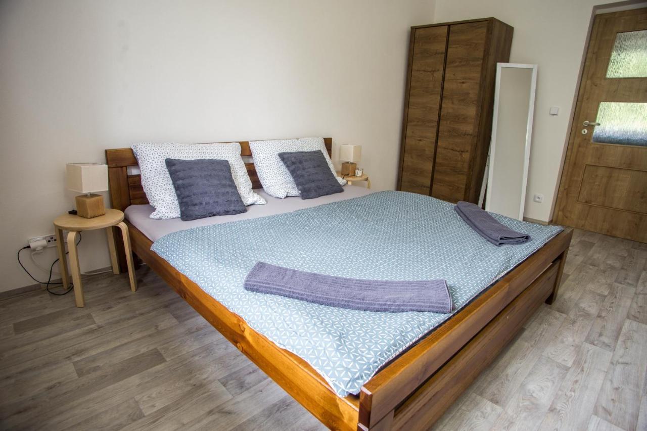 Apartmany Ve Mlejne Cachrov Zewnętrze zdjęcie